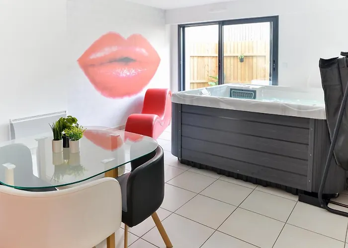 Centre Historique De Avec Interieur شقة